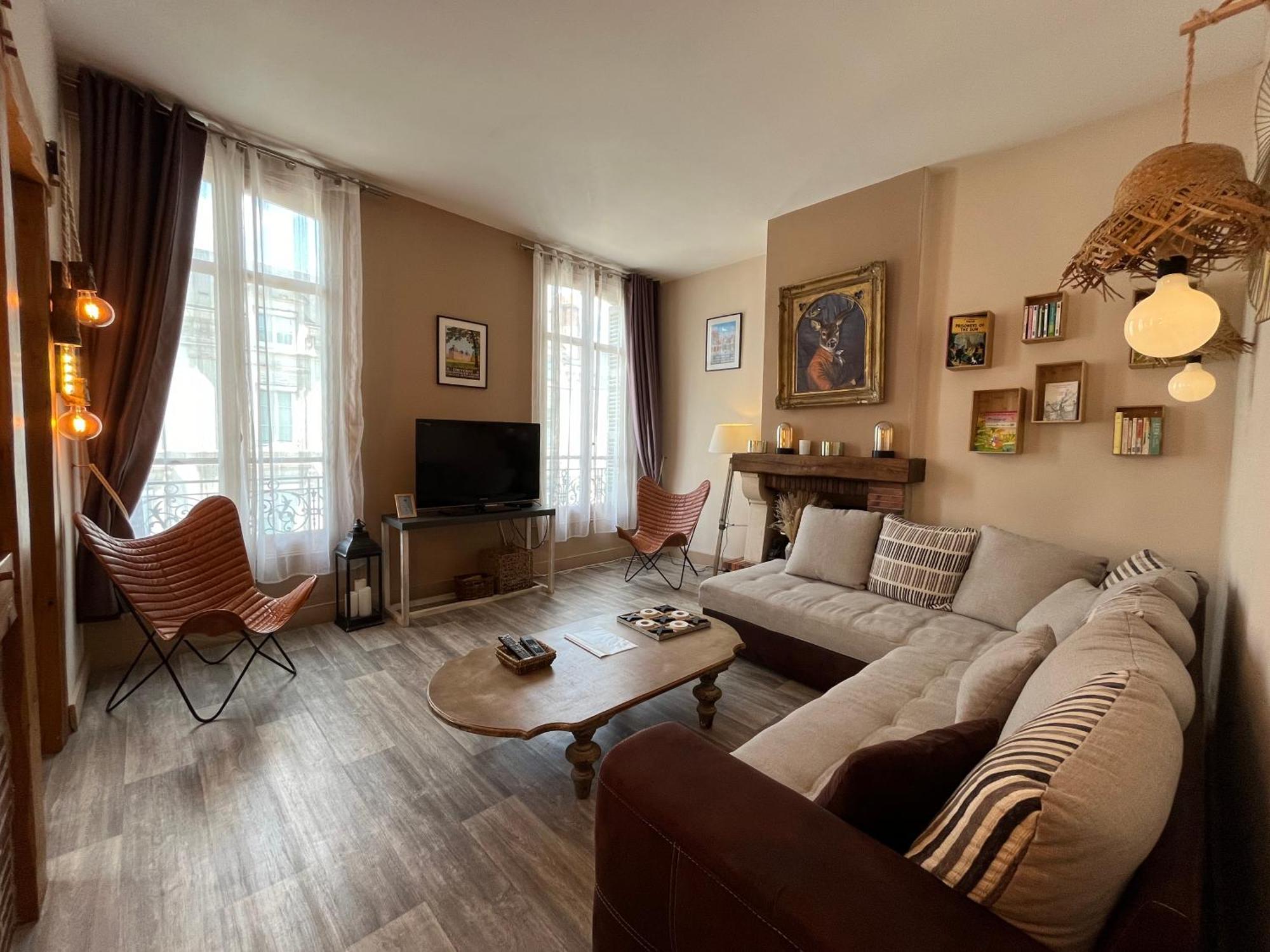 Cote Chateau - Grand Appartement Au Coeur De בלואה מראה חיצוני תמונה