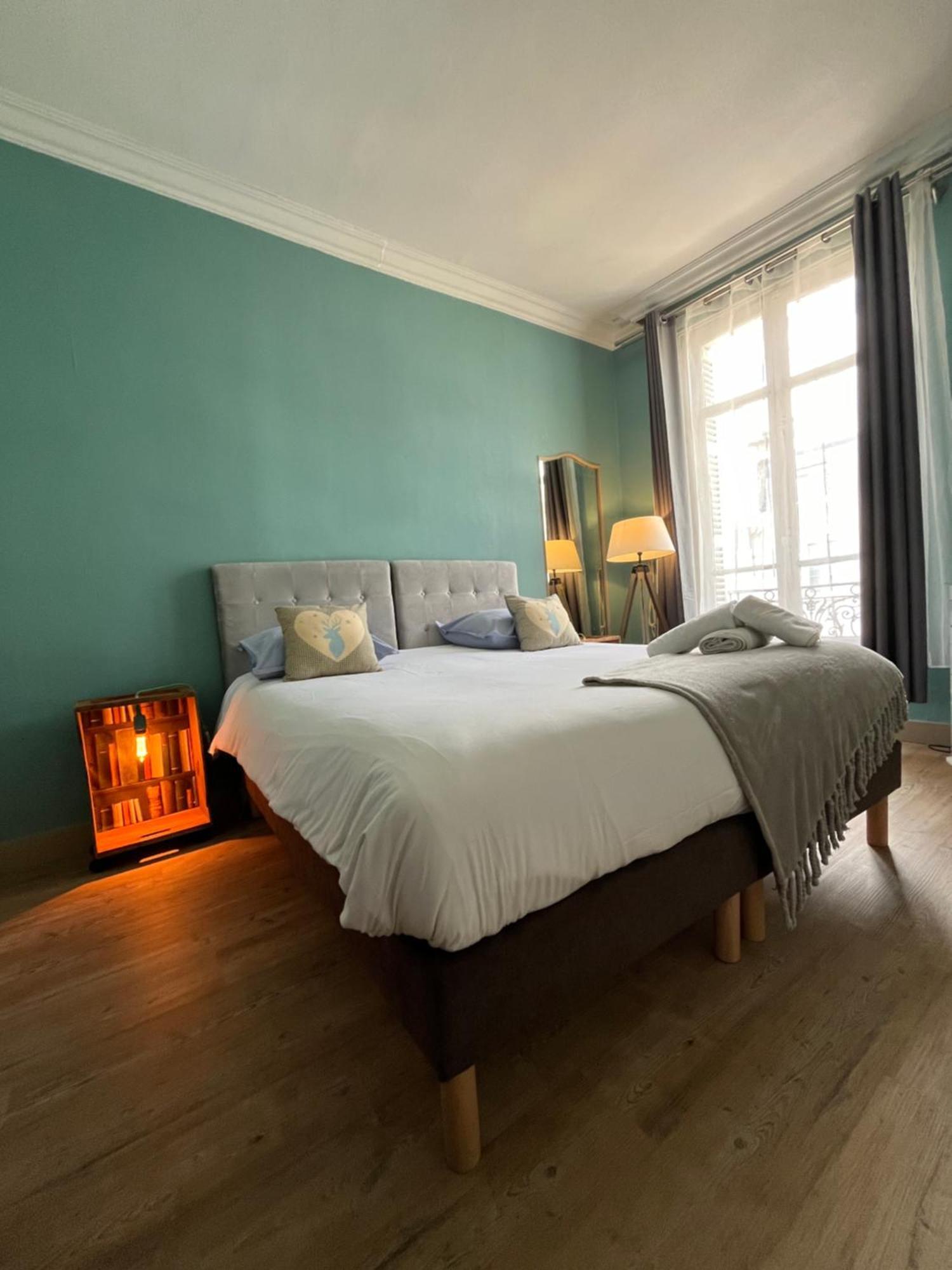 Cote Chateau - Grand Appartement Au Coeur De בלואה מראה חיצוני תמונה
