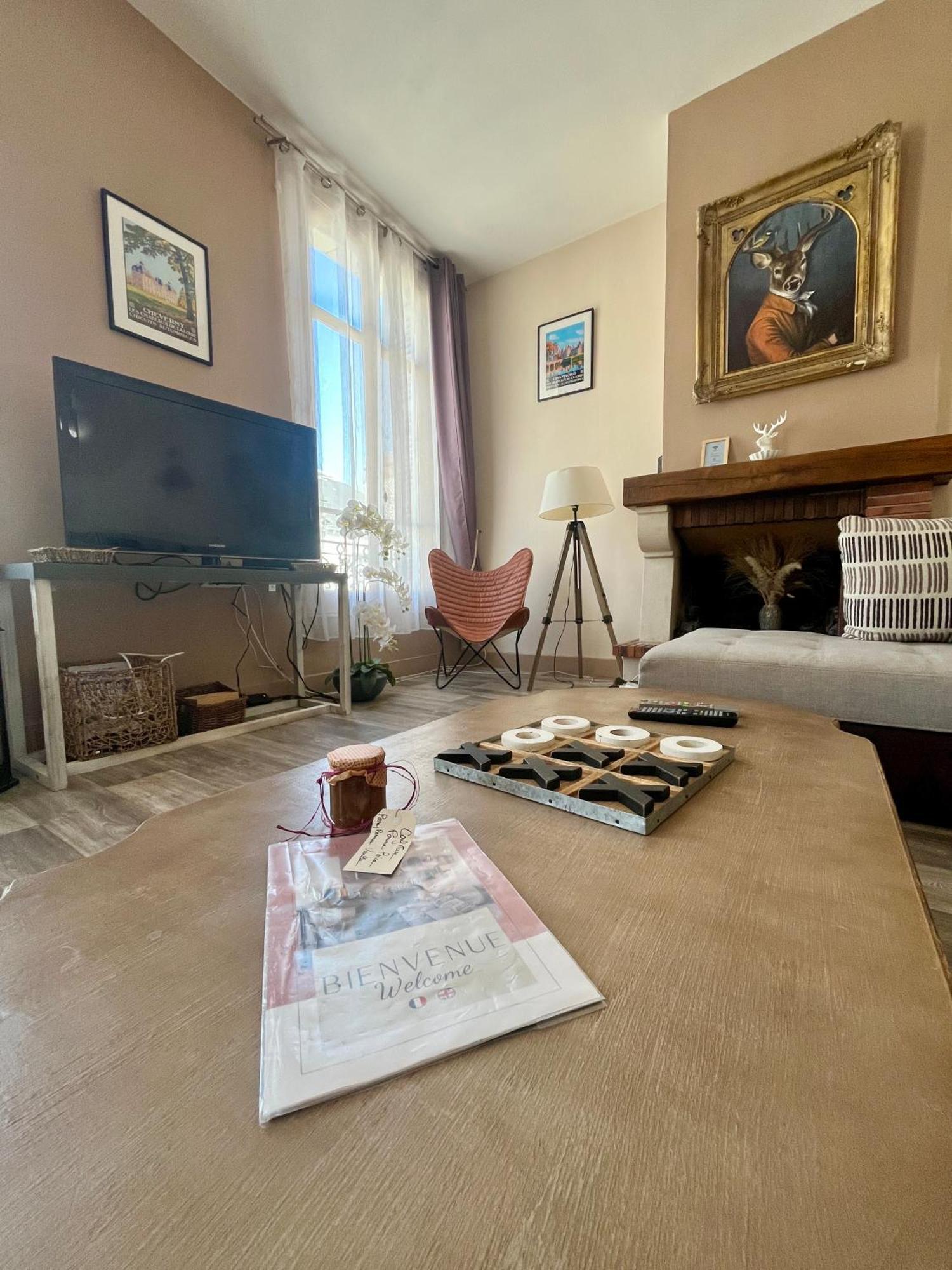 Cote Chateau - Grand Appartement Au Coeur De בלואה מראה חיצוני תמונה